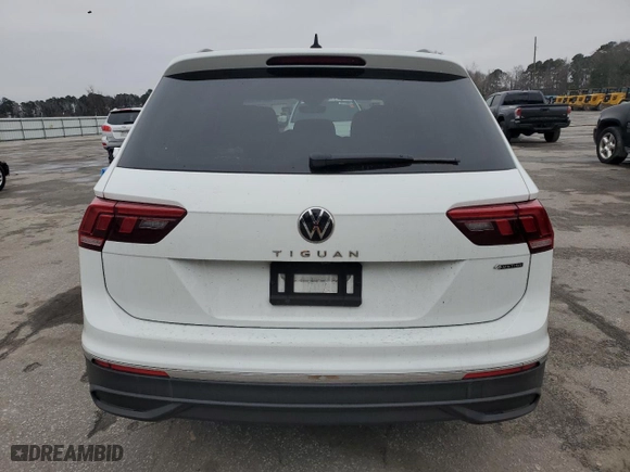 2022 Volkswagen Tiguan S with VIN 3VV0B7AX7NM026759, listed as a Copart auction lot 45546335 with 32,349 mi miles and Salvage Title. Bid and sale history available at carsss.com. Image 6.