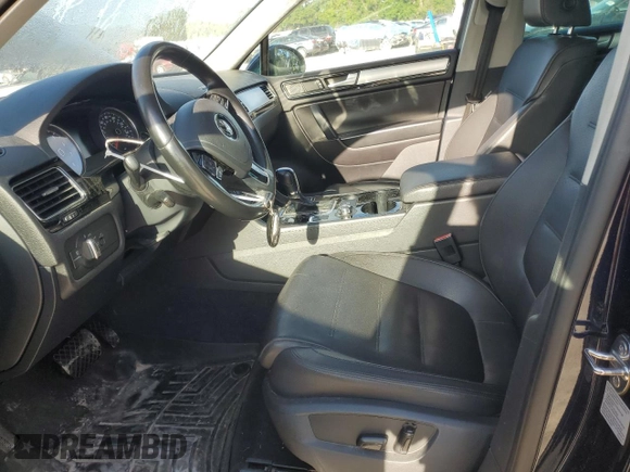 2014 Volkswagen Touareg Sport with VIN WVGEF9BP0ED005648, listed as a Copart auction lot 53230315 with 188,103 mi miles and Clean Title. Bid and sale history available at DreamBid. Image 7.
