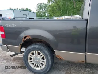 2006 Ford F-150 XLT z VIN 1FTPX145X6NA17017, wystawiony jako IAAI lot #42412659 z przebiegiem 218 939 mil mil oraz . Historia ofert i sprzedaży dostępna na DreamBid. Obrazek 15.