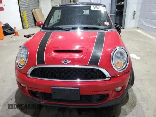 2014 MINI Convertible S z VIN WMWZP3C5XET706388, wystawiony jako Copart lot #51065435 z przebiegiem 122 379 mil mil oraz Szkoda całkowita • Salvage title. Historia ofert i sprzedaży dostępna na DreamBid. Obrazek 5.