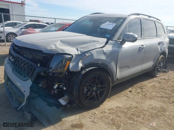 2024 Kia Telluride SX Prestige X-Pro with VIN 5XYP5DGCXRG445215, listed as a IAAI auction lot 40995272 with 17,931 mi miles. Bid and sale history available at carsss.com. Image 2.