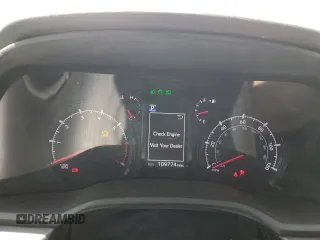2021 Toyota 4Runner SR5 z VIN JTEMU5JRXM5915622, wystawiony jako Copart lot #56334495 z przebiegiem 109 774 mil mil oraz Szkoda całkowita • Salvage title. Historia ofert i sprzedaży dostępna na DreamBid. Obrazek 9.