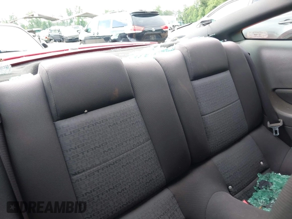 2007 Ford Mustang Deluxe with VIN 1ZVFT80N875206771, listed as a IAAI auction lot 42672678 with 163,045 mi miles and . Bid and sale history available at DreamBid. Image 8.