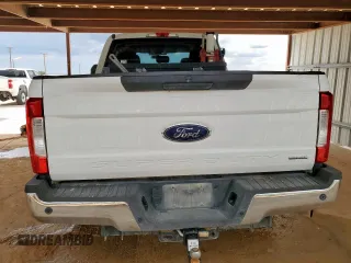 2018 Ford F-250 XL with VIN 1FT7X2B68JEB42253, listed as a Copart auction lot 62871265 with 194,846 mi miles and Clean title. Bid and sale history available at DreamBid. Image 6.