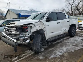 2016 Toyota Tundra 4WD Truck SR5 with VIN 5TFDW5F18GX544258, listed as a Copart auction lot 38011124 with 92,970 mi miles. Bid and sale history available at carsss.com. Image 1.