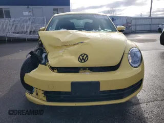 2015 Volkswagen Beetle with VIN 3VWH17AT4FM636845, listed as a Copart auction lot 81332594 with 87,369 mi miles and Salvage Title. Bid and sale history available at DreamBid. Image 5.
