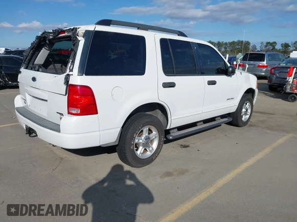 2005 Ford Explorer XLT z VIN 1FMZU63W25ZA20845, wystawiony jako IAAI lot #41790447 z przebiegiem 130 117 mil mil oraz . Historia ofert i sprzedaży dostępna na DreamBid. Obrazek 4.