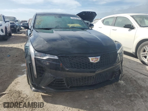 2023 Cadillac CT4-V Blackwing z VIN 1G6DL5RP2P0460117, wystawiony jako Copart lot #75218744 z przebiegiem 5623 mil mil oraz Nie do naprawy. Historia ofert i sprzedaży dostępna na DreamBid. Obrazek 5.