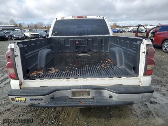 2004 Chevrolet Silverado 1500 with VIN 2GCEC19VX41166909, listed as a Copart auction lot 84210844 with 207,068 mi miles and Salvage Title. Bid and sale history available at carsss.com. Image 6.