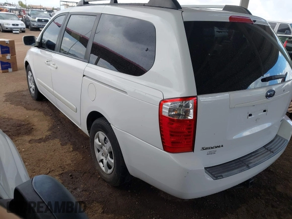 2007 Kia Sedona EX with VIN KNDMB233276111265, listed as a IAAI auction lot 41973188 with 197,754 mi miles. Bid and sale history available at carsss.com. Image 3.