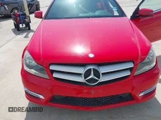 2013 Mercedes-Benz C 250 z VIN WDDGJ4HB3DG099831, wystawiony jako IAAI lot #42430715 z przebiegiem 156 321 mil mil oraz . Historia ofert i sprzedaży dostępna na DreamBid. Obrazek 6.