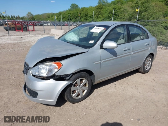 2009 Hyundai Accent Auto GLS z VIN KMHCN46C69U326197, wystawiony jako IAAI lot #42268198 z przebiegiem 74 308 mil mil oraz . Historia ofert i sprzedaży dostępna na DreamBid. Obrazek 2.