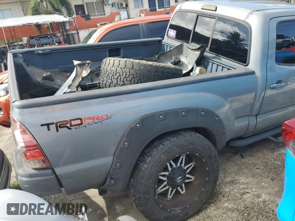 2005 Toyota Tacoma PreRunner with VIN 5TEKU72N95Z121406, listed as a Copart auction lot 82873104 with 0 mi miles and Non Repairable. Bid and sale history available at carsss.com. Image 3.
