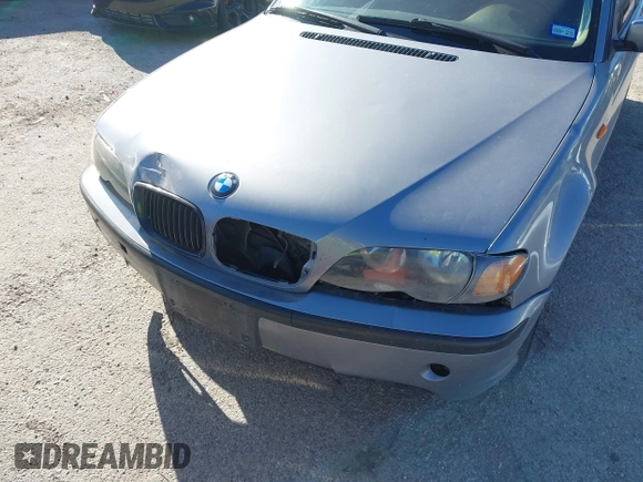 2004 BMW 3 Series 325i with VIN WBAET37414NJ84667, listed as a IAAI auction lot 41723669 with 160,384 mi miles. Bid and sale history available at carsss.com. Image 6.