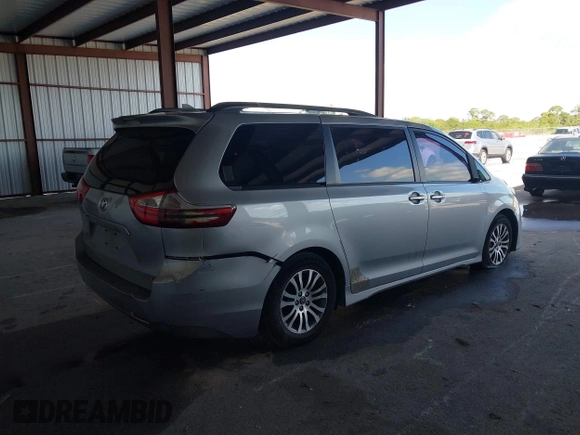 2018 Toyota Sienna XLE Auto Access Seat with VIN 5TDYZ3DC4JS904639, listed as a IAAI auction lot 41905251 with 179,989 mi miles. Bid and sale history available at carsss.com. Image 4.