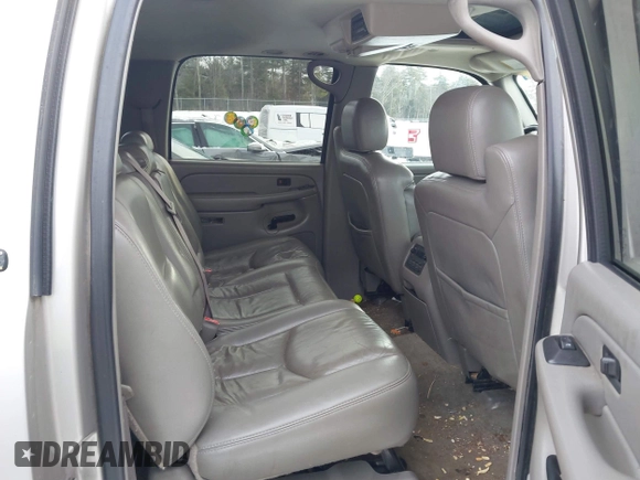 2005 Chevrolet Suburban LT with VIN 3GNFK16Z75G159642, listed as a IAAI auction lot 41541211 with 184,752 mi miles and . Bid and sale history available at DreamBid. Image 8.