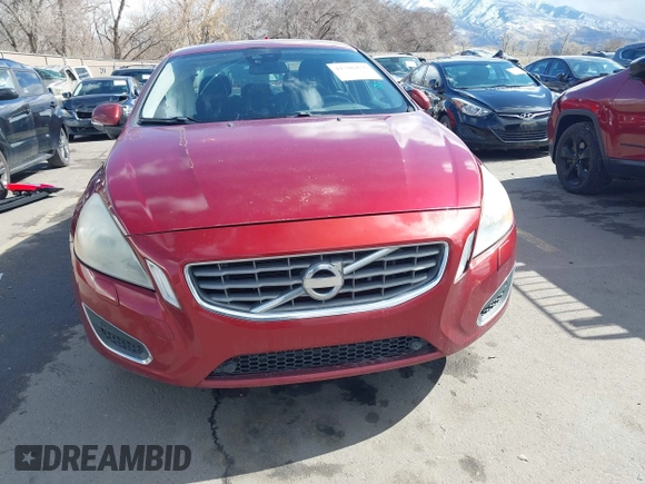 2011 Volvo S60 z VIN YV1902FH4B2013271, wystawiony jako IAAI lot #41706876 z przebiegiem 128 353 mil mil oraz . Historia ofert i sprzedaży dostępna na DreamBid. Obrazek 12.