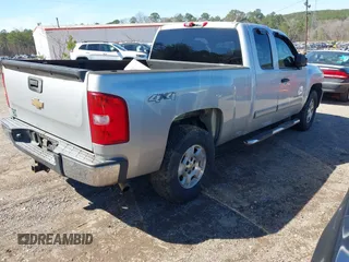 2010 Chevrolet Silverado 1500 LT with VIN 1GCSKSE39AZ179024, listed as a IAAI auction lot 41735447 with 307,082 mi miles. Bid and sale history available at carsss.com. Image 4.