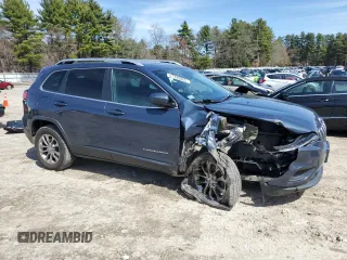 2019 Jeep Cherokee Latitude Plus z VIN 1C4PJMLB6KD438338, wystawiony jako Copart lot #51799865 z przebiegiem 71 810 mil mil oraz Szkody całkowita. Historia ofert i sprzedaży dostępna na DreamBid. Obrazek 4.