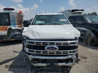 2024 Ford F-350 XL with VIN 1FTRF3BN4REF47739, listed as a Copart auction lot 55685555 with 4,103 mi miles and Salvage title. Bid and sale history available at DreamBid. Image 5.