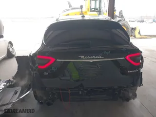 2019 Maserati Levante GranLusso with VIN ZN661XUL4KX321570, listed as a IAAI auction lot 41603682 with 120,085 mi miles. Bid and sale history available at carsss.com. Image 17.