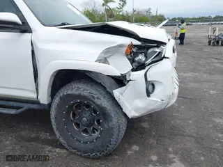 2017 Toyota 4Runner SR5 with VIN JTEBU5JR2H5409960, listed as a IAAI auction lot 41406747 with 100,750 mi miles. Bid and sale history available at carsss.com. Image 6.