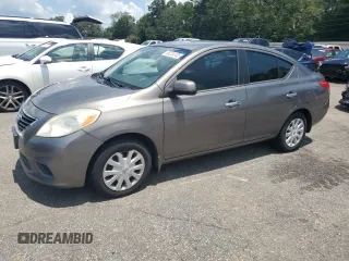 2012 Nissan Versa S z VIN 3N1CN7AP3CL865123, wystawiony jako Copart lot #66224705 z przebiegiem 175 130 mil mil oraz Czysty tytuł • Clean title. Historia ofert i sprzedaży dostępna na DreamBid. Obrazek 1.