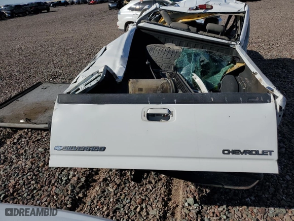 2004 Chevrolet Silverado 2500 Crew Cab LT with VIN 1GCGC23U44F240350, listed as a Copart auction lot 48078595 with 0 mi miles and Salvage Title. Bid and sale history available at carsss.com. Image 6.