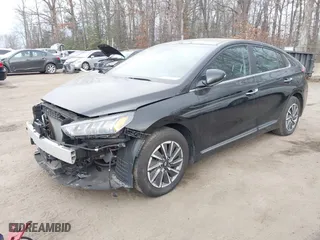 2021 Hyundai Ioniq Electric Limited with VIN KMHC85LJ1MU079180, listed as a IAAI auction lot 41503959 with 33,679 mi miles. Bid and sale history available at carsss.com. Image 19.