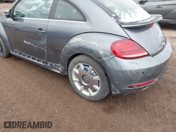 2018 Volkswagen Beetle SE with VIN 3VWJD7AT2JM710412, listed as a IAAI auction lot 41868455 with 1 mi miles. Bid and sale history available at carsss.com. Image 6.