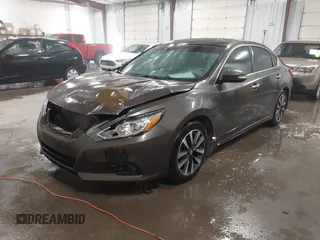 2016 Nissan Altima 2.5 S with VIN 1N4AL3AP4GC145811, listed as a IAAI auction lot 41424415 with 124,224 mi miles. Bid and sale history available at carsss.com. Image 18.
