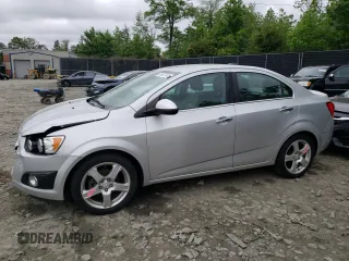 2015 Chevrolet Sonic LTZ z VIN 1G1JE5SB4F4184306, wystawiony jako Copart lot #55577625 z przebiegiem 102 633 mil mil oraz Szkoda całkowita • Salvage title. Historia ofert i sprzedaży dostępna na DreamBid. Obrazek 1.