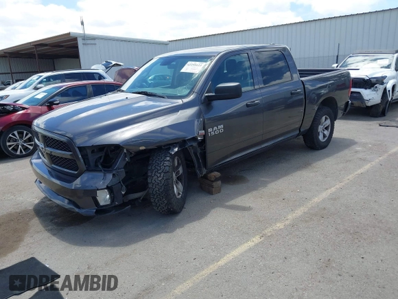 2018 Ram 1500 Express z VIN 1C6RR6KT7JS350875, wystawiony jako IAAI lot #42259123 z przebiegiem 138 116 mil mil oraz . Historia ofert i sprzedaży dostępna na DreamBid. Obrazek 2.