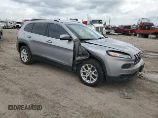 2015 Jeep Cherokee Latitude with VIN 1C4PJLCB6FW689705, listed as a Copart auction lot 54530445 with 181,173 mi miles and Salvage Title. Bid and sale history available at carsss.com. Image 4.
