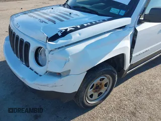 2014 Jeep Patriot Sport with VIN 1C4NJRBB2ED772022, listed as a IAAI auction lot 41749664 with 161,876 mi miles. Bid and sale history available at carsss.com. Image 6.