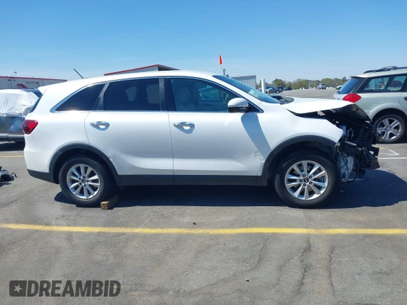 2020 Kia Sorento LX with VIN 5XYPG4A36LG711212, listed as a IAAI auction lot 41884400 with 101,777 mi miles. Bid and sale history available at carsss.com. Image 13.