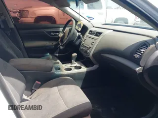 2015 Nissan Altima 2.5 S with VIN 1N4AL3AP2FC570488, listed as a IAAI auction lot 41824748 with 73,590 mi miles. Bid and sale history available at carsss.com. Image 5.
