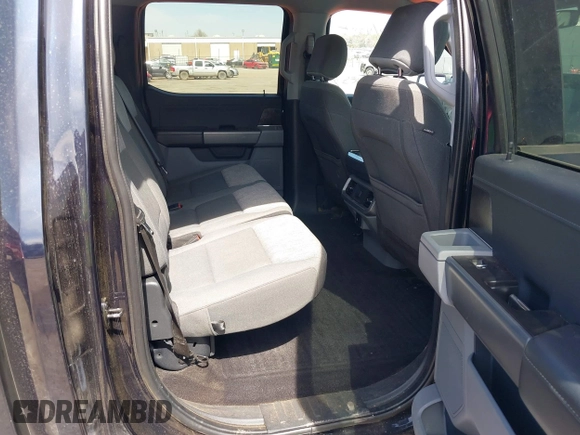 2021 Ford F-150 XL z VIN 1FTFW1E86MFB31305, wystawiony jako IAAI lot #41877501 z przebiegiem 140 285 mil mil oraz . Historia ofert i sprzedaży dostępna na DreamBid. Obrazek 8.