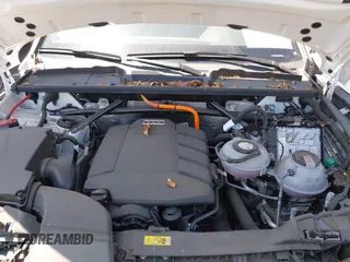 2024 Audi Q5 S line Premium Plus z VIN WA1E2AFY5R2043487, wystawiony jako IAAI lot #41938172 z przebiegiem 19 658 mil mil oraz . Historia ofert i sprzedaży dostępna na DreamBid. Obrazek 10.