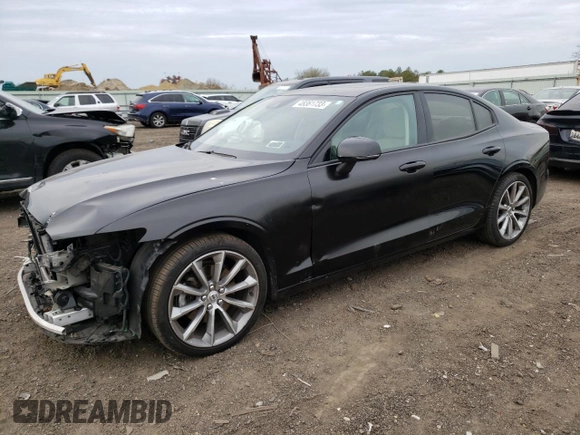 2021 Volvo S60 Momentum with VIN 7JR102FK3MG094687, listed as a Copart auction lot 48361733 with 17,920 mi miles. Bid and sale history available at carsss.com. Image 1.