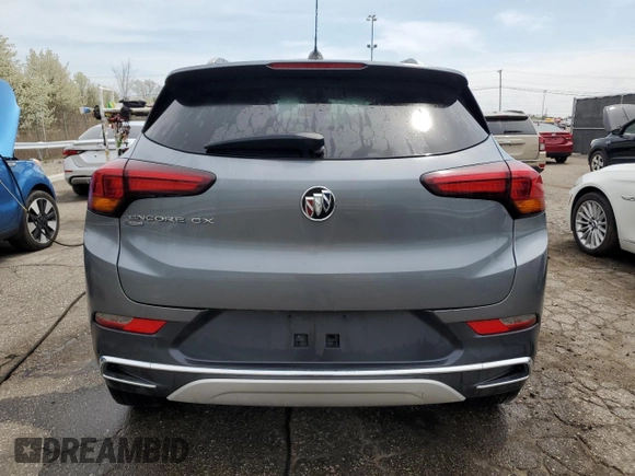 2021 Buick Encore GX Essence z VIN KL4MMGSL6MB154142, wystawiony jako Copart lot #54700345 z przebiegiem 86 638 mil mil oraz Czysty tytuł • Clean title. Historia ofert i sprzedaży dostępna na DreamBid. Obrazek 6.