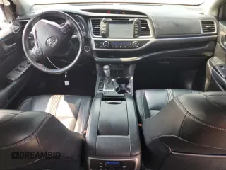 2018 Toyota Highlander SE with VIN 5TDJZRFH1JS884265, listed as a Copart auction lot 59542875 with 128,352 mi miles and Non repairable. Bid and sale history available at DreamBid. Image 8.