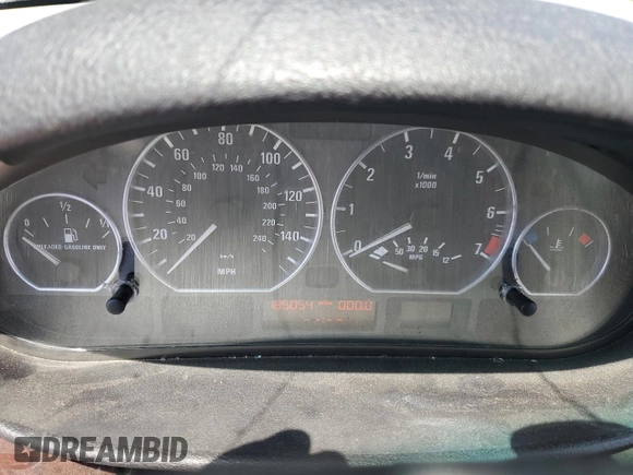 2005 BMW 3 Series 330i with VIN WBAEV53485KM39295, listed as a Copart auction lot 61581235 with 185,054 mi miles and Salvage title. Bid and sale history available at DreamBid. Image 9.