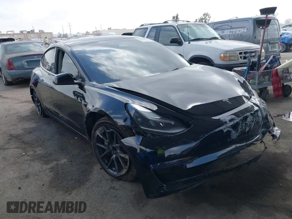2023 Tesla Model 3 z VIN 5YJ3E1EA1PF546324, wystawiony jako IAAI lot #42103745 z przebiegiem 33 284 mil mil oraz . Historia ofert i sprzedaży dostępna na DreamBid. Obrazek 1.
