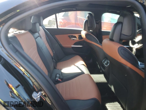 2024 Mercedes-Benz C 300 z VIN W1KAF4HBXRR177105, wystawiony jako Copart lot #45895435 z przebiegiem 10 057 mil mil oraz Szkoda całkowita • Salvage title. Historia ofert i sprzedaży dostępna na DreamBid. Obrazek 10.