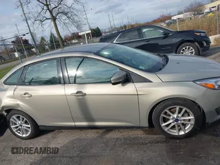 2015 Ford Focus SE with VIN 1FADP3F22FL384125, listed as a IAAI auction lot 40746333 with 53,530 mi miles. Bid and sale history available at carsss.com. Image 13.