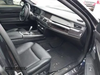 2011 BMW 7 Series 750Li xDrive z VIN WBAKC8C56BC434072, wystawiony jako IAAI lot #41460729 z przebiegiem 127 594 mil mil oraz . Historia ofert i sprzedaży dostępna na DreamBid. Obrazek 5.