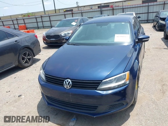 2011 Volkswagen Jetta SE с VIN 3VWDZ7AJ9BM325296, выставлен на аукционе IAAI как лот 42396817 с пробегом Не указан миль и . История ставок и продаж доступна на DreamBid. Изображение 6.