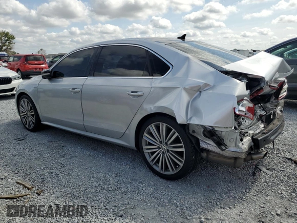 2015 Volkswagen Passat SE с VIN 1VWBS7A38FC084903, выставлен на аукционе Copart как лот 56163075 с пробегом 101 806 миль миль и Списание • Salvage title. История ставок и продаж доступна на DreamBid. Изображение 2.