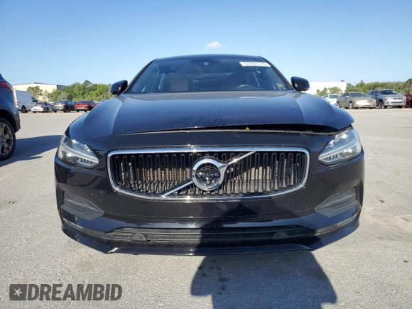 2018 Volvo S90 Momentum z VIN LVY982AK3JP034995, wystawiony jako Copart lot #51931515 z przebiegiem 69 268 mil mil oraz Tytuł czysty. Historia ofert i sprzedaży dostępna na DreamBid. Obrazek 5.